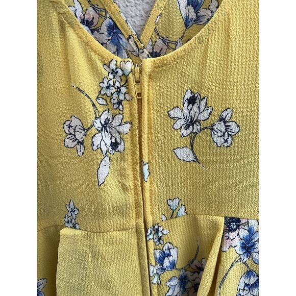 NWTs Trixxi Short Sleeve Yellow and Blue Floral Faux Wrap Romper Size XS - Picture 13 of 16